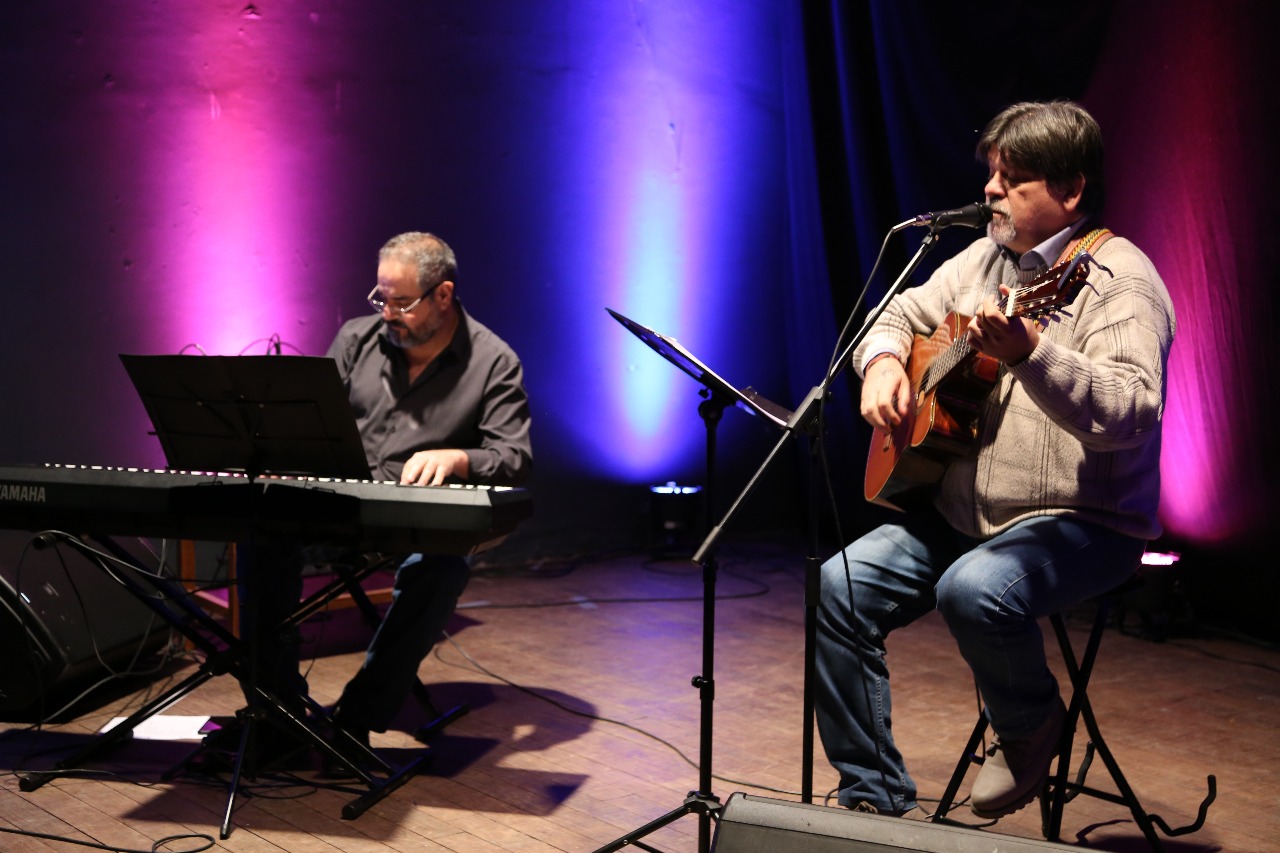 Hazme un sitio a tu lado, concierto solidario de Ricardo Flecha